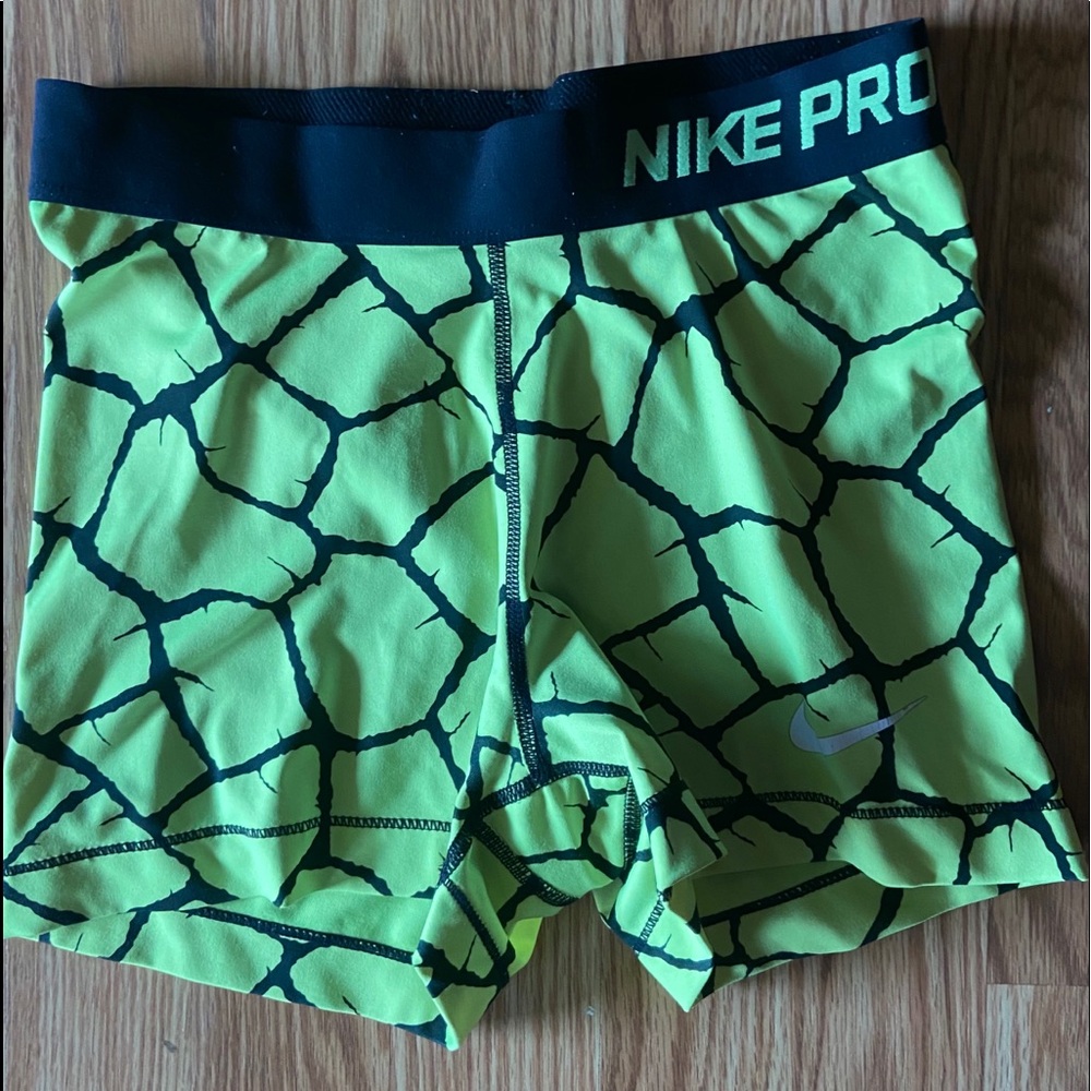 Nike Pro
